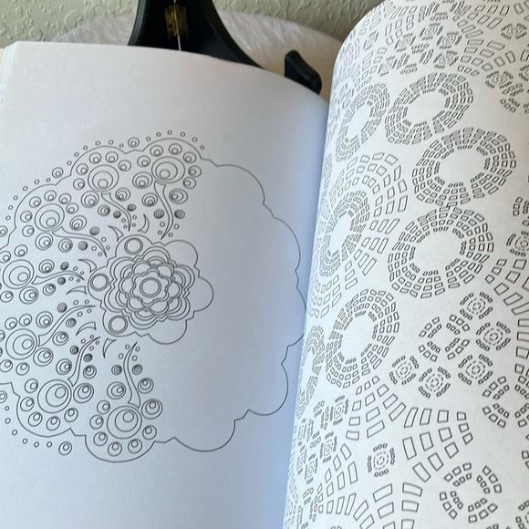 Igloobooks: 2016 Mandalas for Mindfulness Coloring Book - Picture 8 of 16